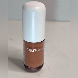 R.E.M Beauty eyeshadow